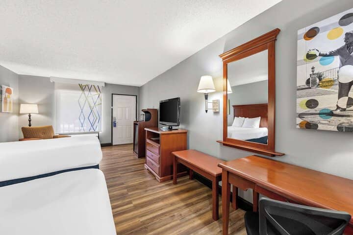 Room 8 of 45