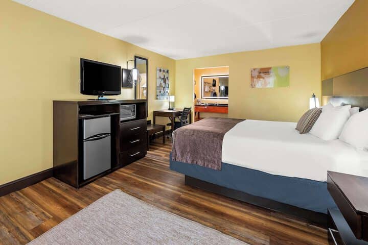 Room 16 of 45