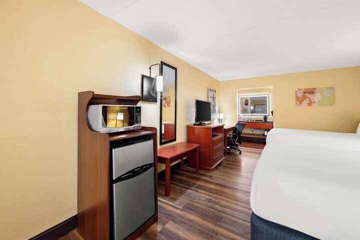 Room 10 of 45