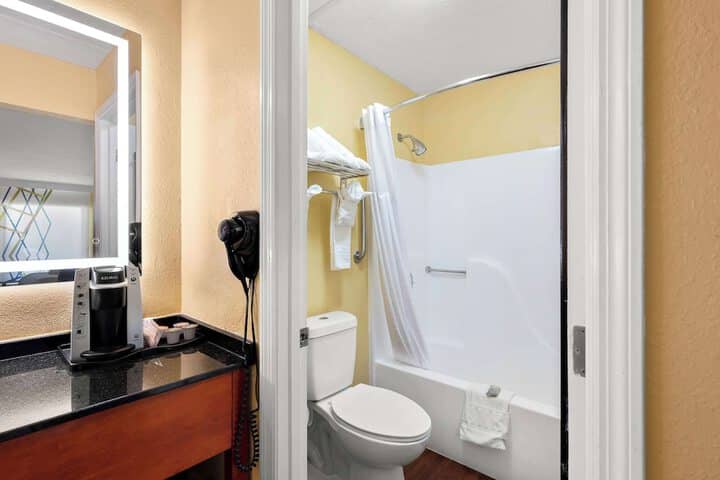 Room 19 of 45